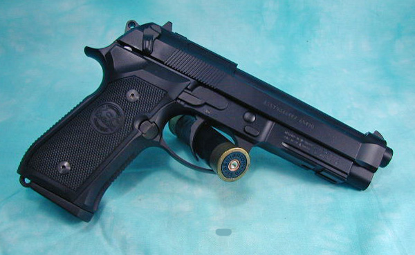 ベレッタＭ９Ａ１