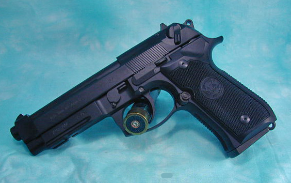 ベレッタＭ９Ａ１